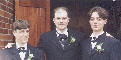 groom2.jpg (33424 bytes)